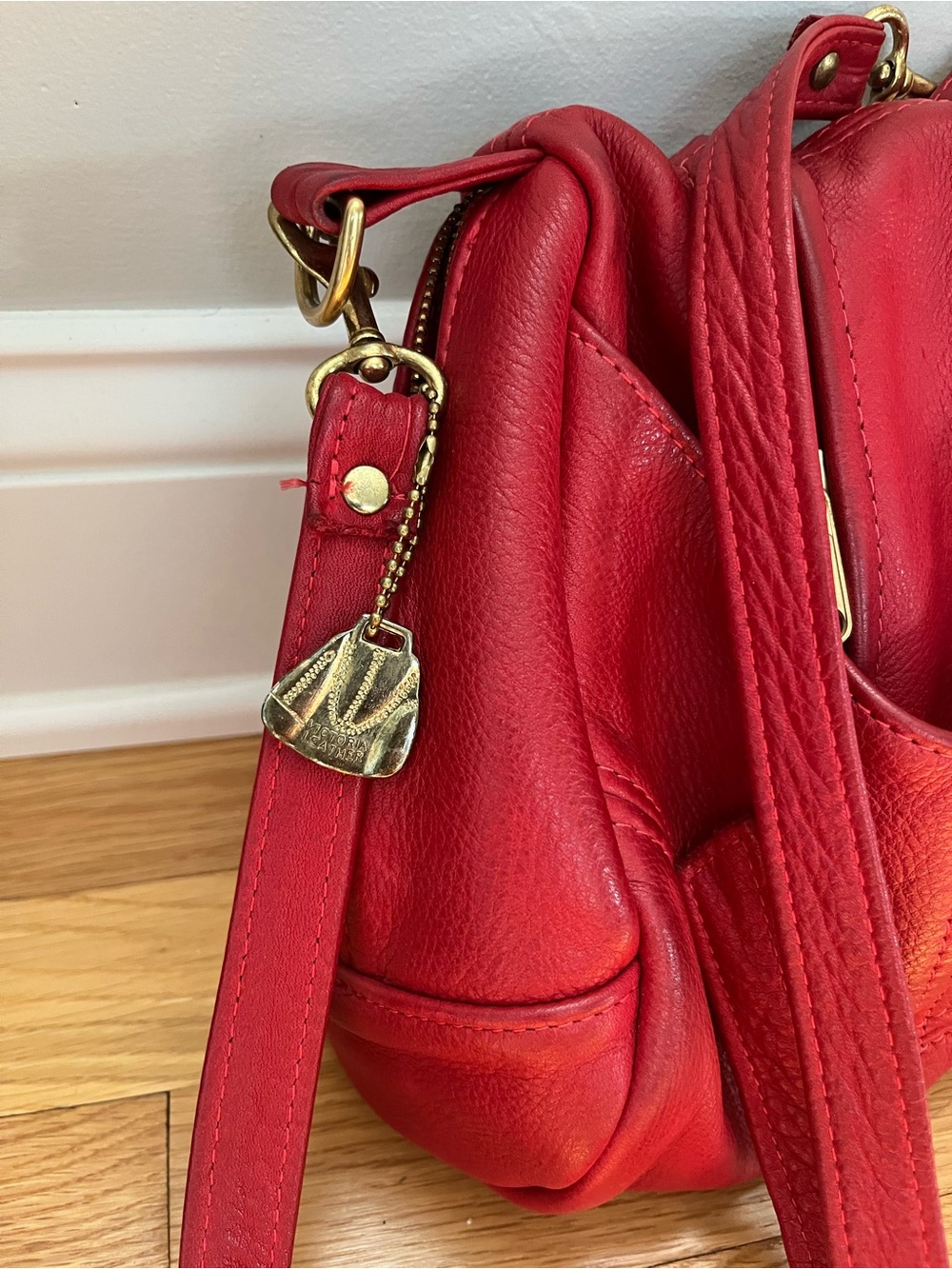 Red Pebbled Victoria Leather Crossbody Bag - Picture 4 of 11